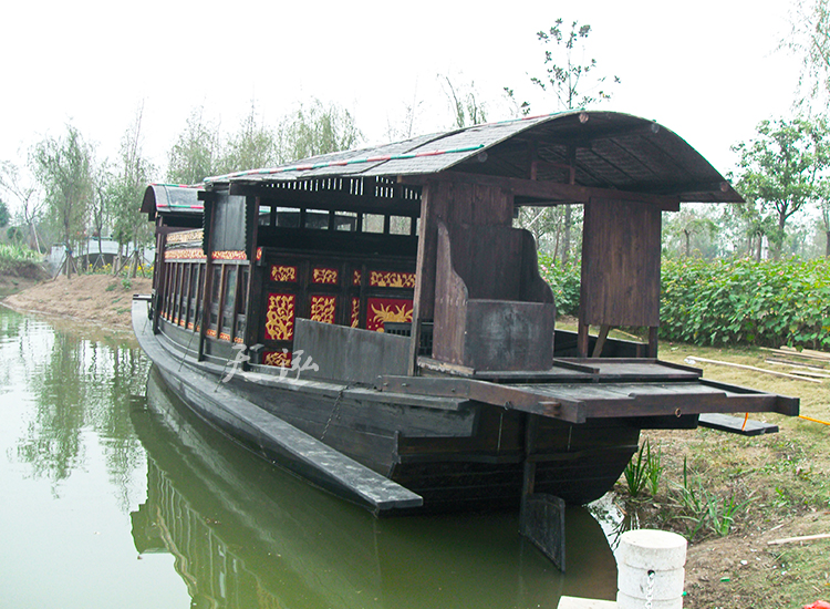 南湖红船 无畏风浪开启光辉明天